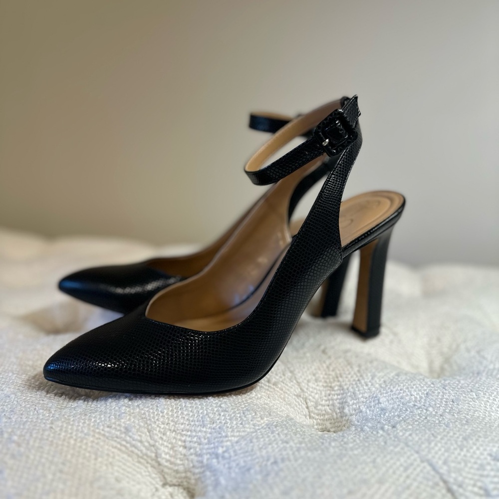 Jessica Simpson Black Textured Heels